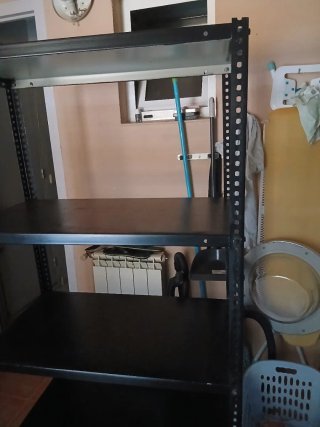 Estantería de metal