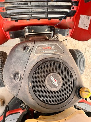 Tractor cortacésped Craftsman rojo