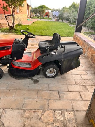 Tractor cortacésped Craftsman rojo