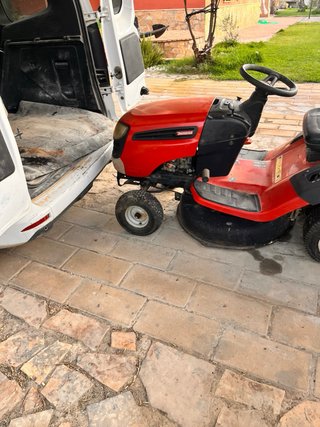 Tractor cortacésped Craftsman rojo