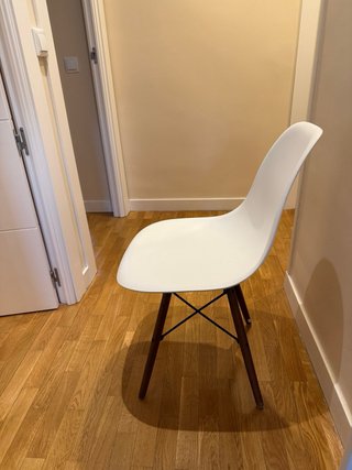 Mesa y 4 Sillas Salón Blancas