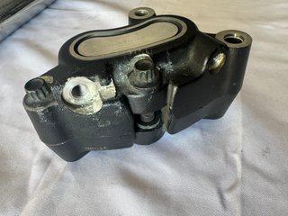 Harley Davidson Pinza freno delantera izquierda