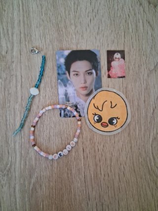 Lote Felix Stray Kids Photocards y Pulsera