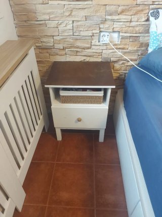 Mueble cajonera blanco con tiradores
