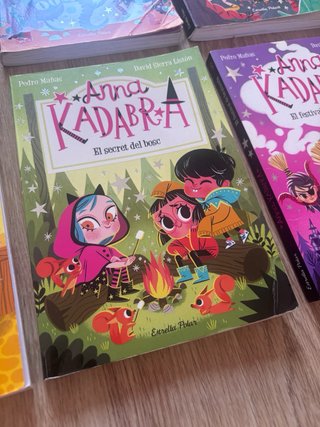 Lote 8 primeros libros Anna Kadabra