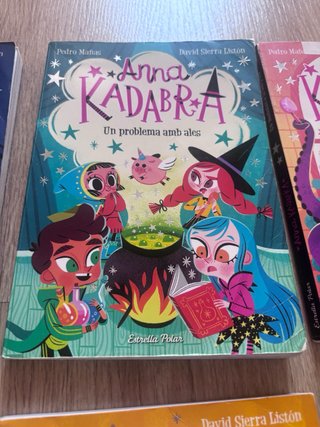 Lote 8 primeros libros Anna Kadabra