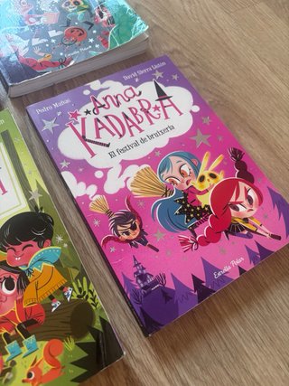 Lote 8 primeros libros Anna Kadabra