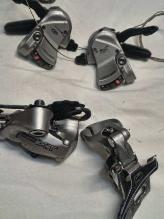 Grupo Shimano XT 9x3 MTB