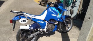 Suzuki Dr 750 s restaurada