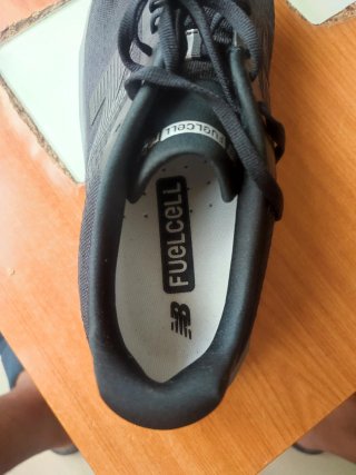 New balance Rebel V5 talla 44