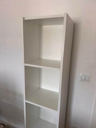 Estantería blanca de madera