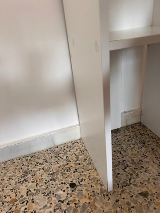 Estantería blanca de madera