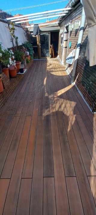 Instalador profesional de suelo composite