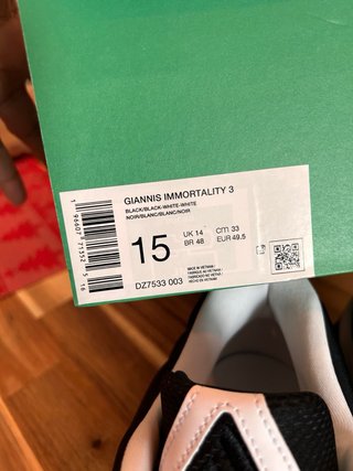 Nike Zapatilla Negra y Blanca Talla 49.5