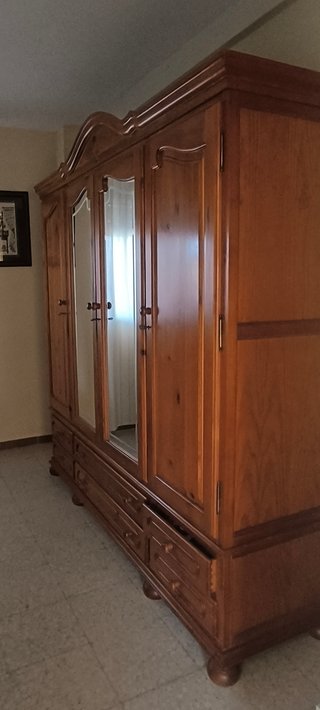 Armario y entradita provenzal madera