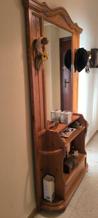Armario y entradita provenzal madera