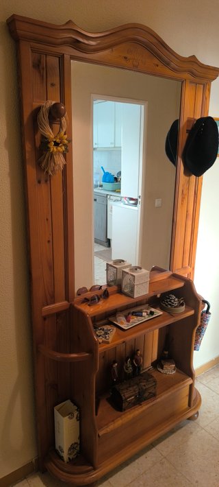 Armario y entradita provenzal madera