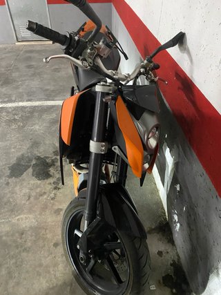 KTM 690 Duke 2010 Negra/Naranja