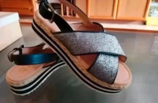 Sandalias plateadas con plataforma