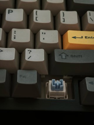 Teclado Mecánico Ajazz 820 PRO Gris y Amarillo