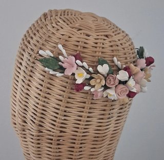 Tocado floral para novia