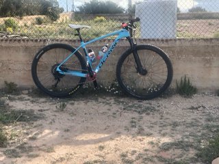 Bicicleta MTB Berria Mako Azul De carbono