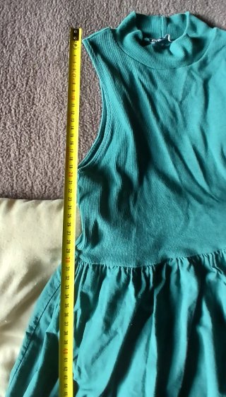 Vestido verde Zara sin mangas talla L