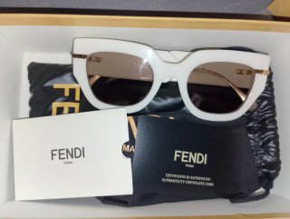 Occhiali da sole Fendi bianchi e oro