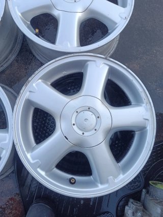 Llantas Nissan NV200 15" (4 unidades)