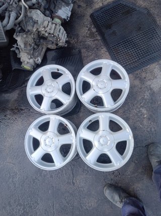 Llantas Nissan NV200 15" (4 unidades)