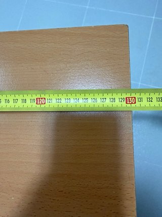Mesa de escritorio de madera marrón