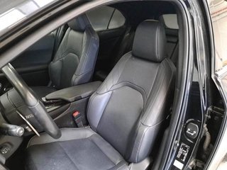 Lexus UX 2.0 250h Business (2023)