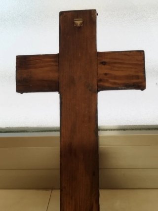 Crucifijo de madera antiguo