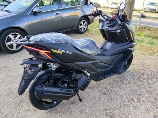 Zontes 125 X Scooter 2.688 euros