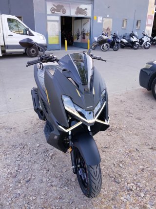 Zontes 125 X Scooter 2.688 euros