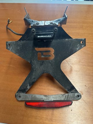 Portamatriculas Barracuda CBR650F