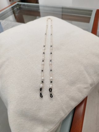 Cadena gafas perlas cultivadas y detalles
