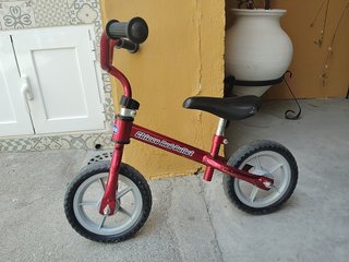 Bicicleta de equilibrio roja Chicco