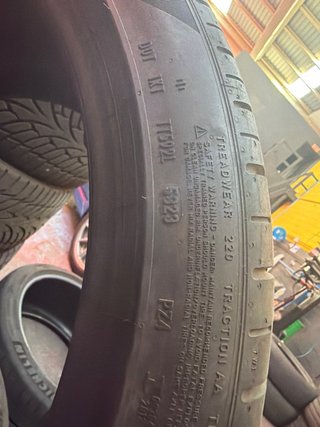 Neumático Pirelli PZero 315/30 R22
