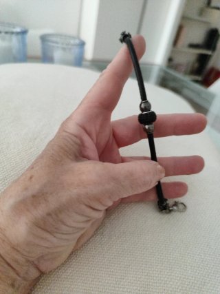 Pulsera Plata y Cuero Negra