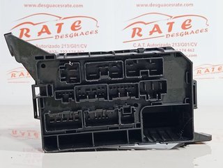 TOYOTA COROLLA (E11) 1.9 D Linea Terra (4-ptas.) CAJA RELES / FUSIBLES