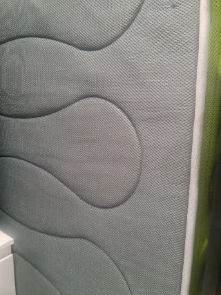 Cama abatible con colchón viscoelástico