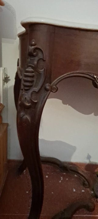 Consola antigua madera caoba o nogal y mármol
