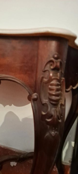 Consola antigua madera caoba o nogal y mármol