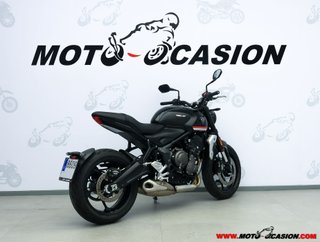 TRIUMPH TRIDENT 660 ¿A2?