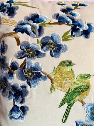 Funda Cojín 45x45cm Bordado Flores y Pájaros