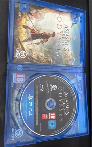 Playstation Slim Negra + Mandos + juego + cables