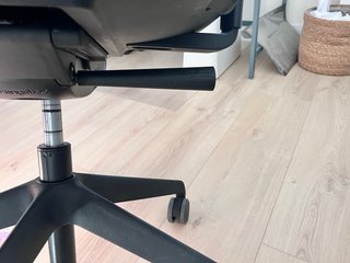 Silla de oficina ergonómica con ruedas