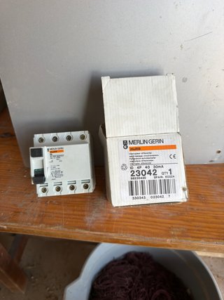Interruptor Diferencial Merlin Gerin 4P 40A 30mA