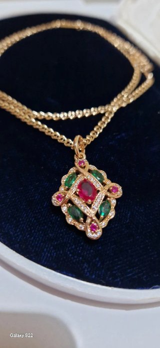 Collana con pendente vintage imperiale in oro 14 k